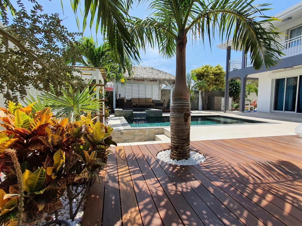 La Villa Rosaya - Piscine & Jacuzzi Сен-Пьер Экстерьер фото